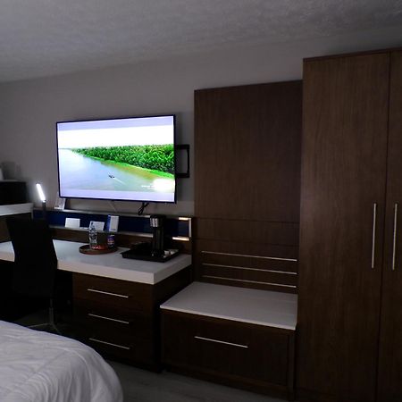 Luxor Inn & Suites, A Travelodge By Wyndham Елкінс Екстер'єр фото