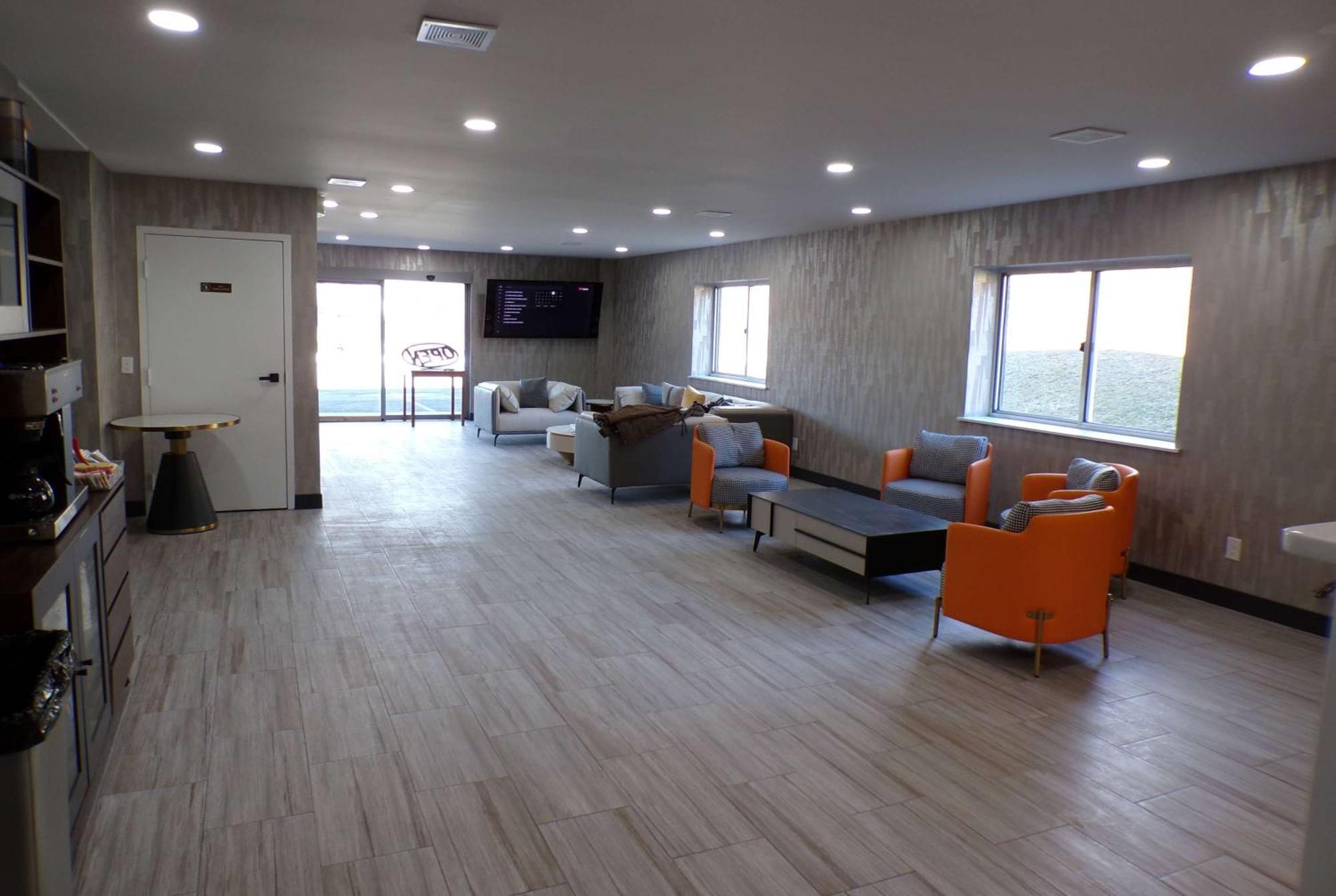 Luxor Inn & Suites, A Travelodge By Wyndham Елкінс Екстер'єр фото