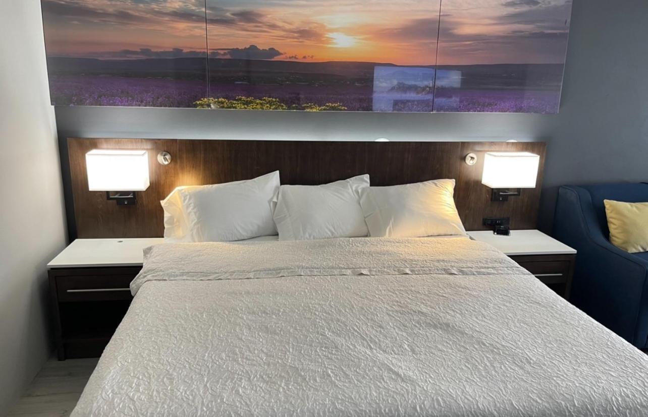 Luxor Inn & Suites, A Travelodge By Wyndham Елкінс Екстер'єр фото