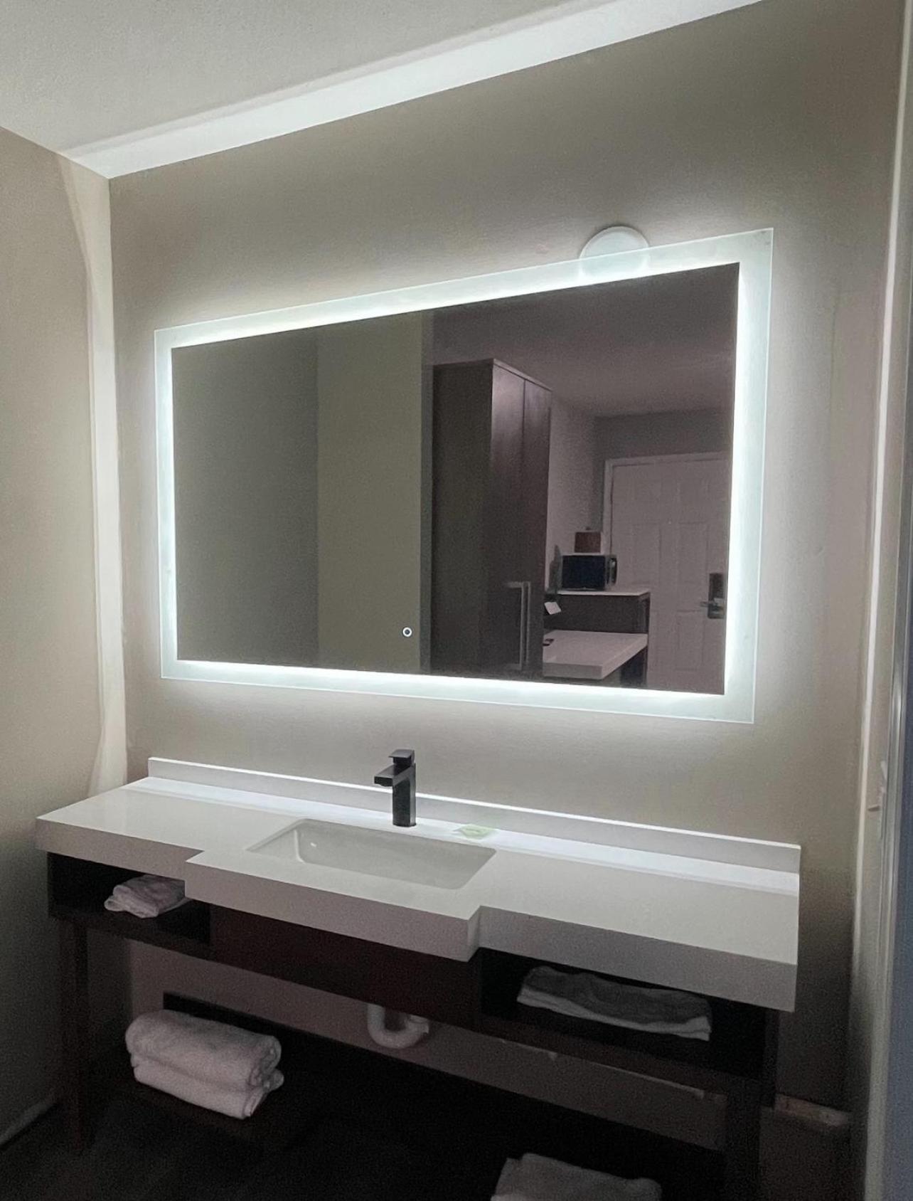 Luxor Inn & Suites, A Travelodge By Wyndham Елкінс Екстер'єр фото